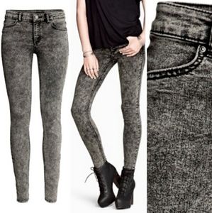✴ 2/$20 H&M high waist acid wash jeggings